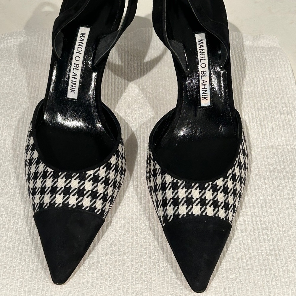 Manolo Carolyne Houndstooth Pumps NEW 38